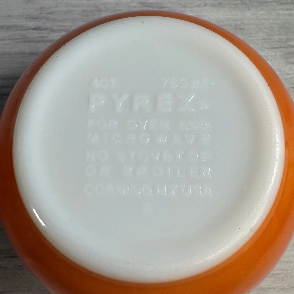 Pyrex Mixing Bowl 401 750ml Orange Autumn Harvest Wheat Vintage MCM Kitchenware